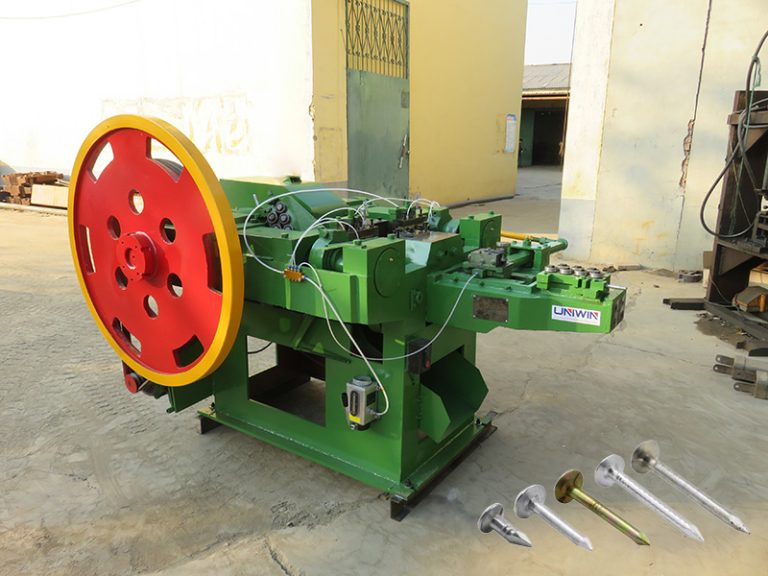 machine automatique de fabrication de clous