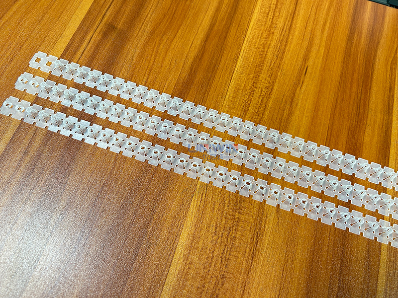 vis collée bandes en plastique